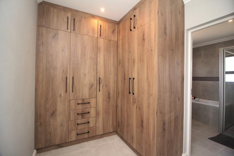 3 Bedroom Property for Sale in Fraaiuitsig Western Cape